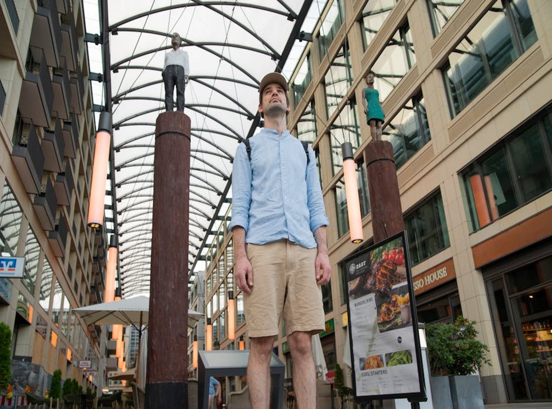 Visualizing 186cm: How Tall Is It Really?